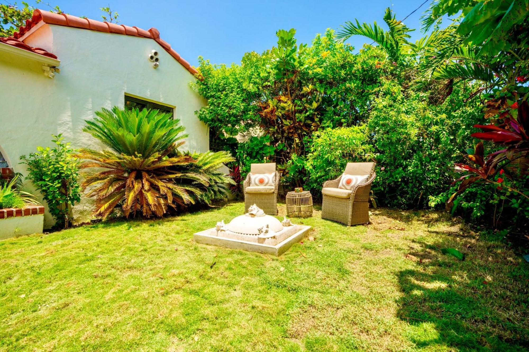 Entire Private Beautiful 2 Bedroom Den House With Gated Front&back Yard And Free Parking 10min Drive To