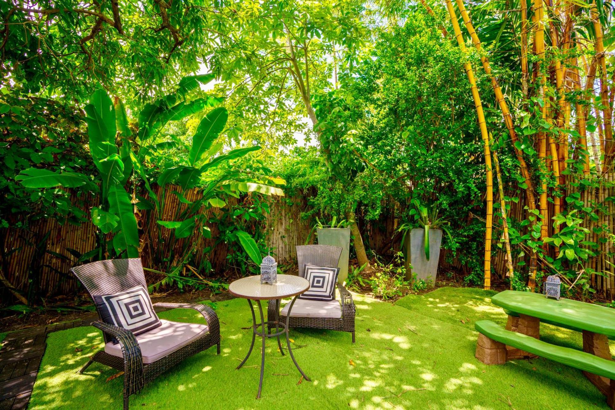 Ferienhaus Entire Private Beautiful 2 Bedroom Den House With Gated Front&back Yard And Free Parking 10min Drive To Miami