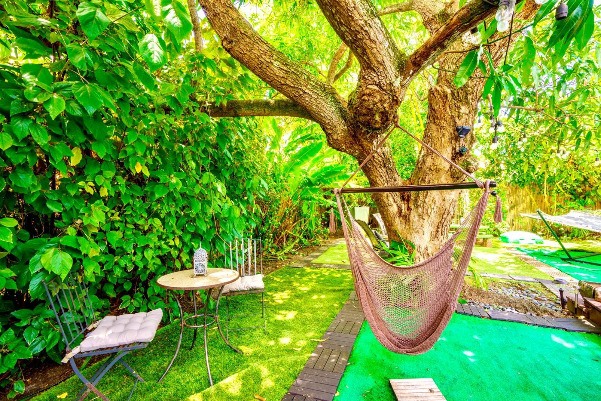 Ferienhaus Entire Private Beautiful 2 Bedroom Den House With Gated Front&back Yard And Free Parking 10min Drive To